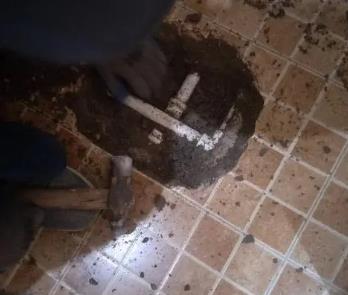 户县卫生间漏水维修公司为您分享下卫生间渗水如何处理及注意事项